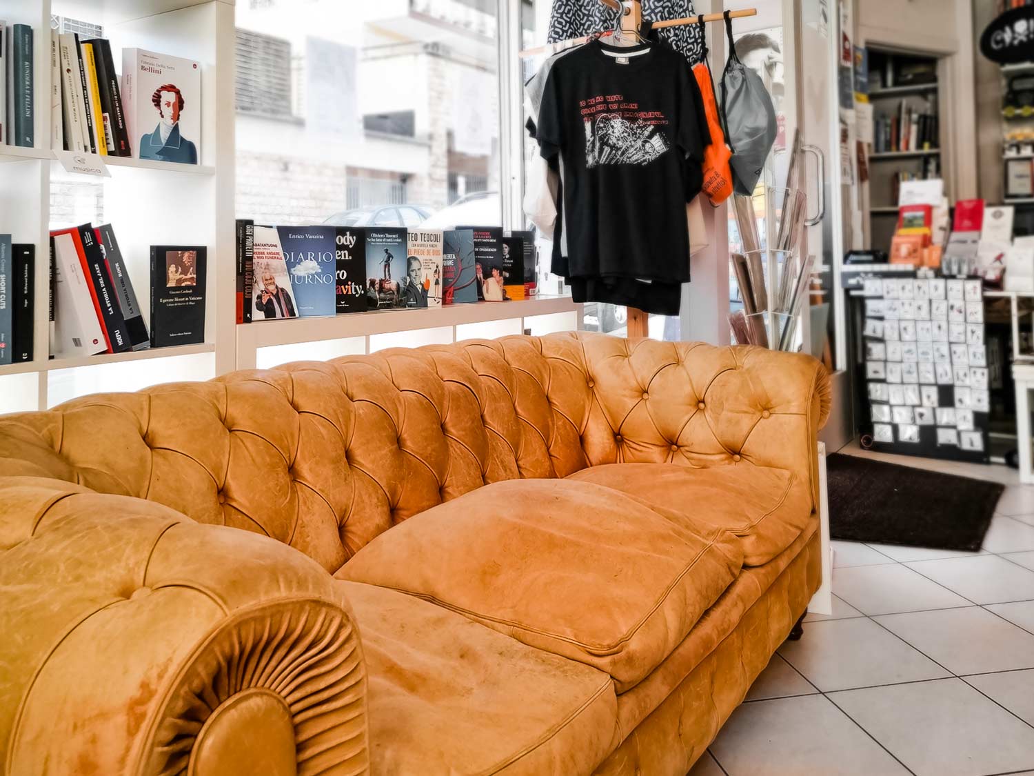 Foto della libreria Passaparola a Roma_3_il Divano