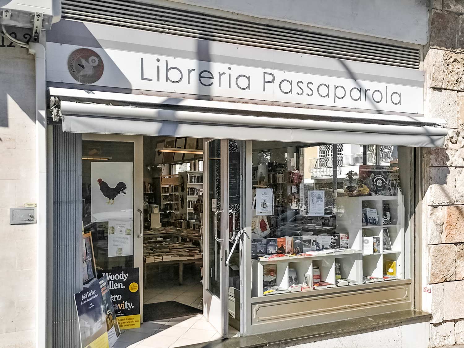 Foto-della-libreria-Passaparola-a-Roma_vetrina